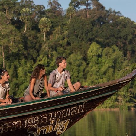 Sunshine Khao Sok Hostel Khao Sok National Park Bagian luar foto