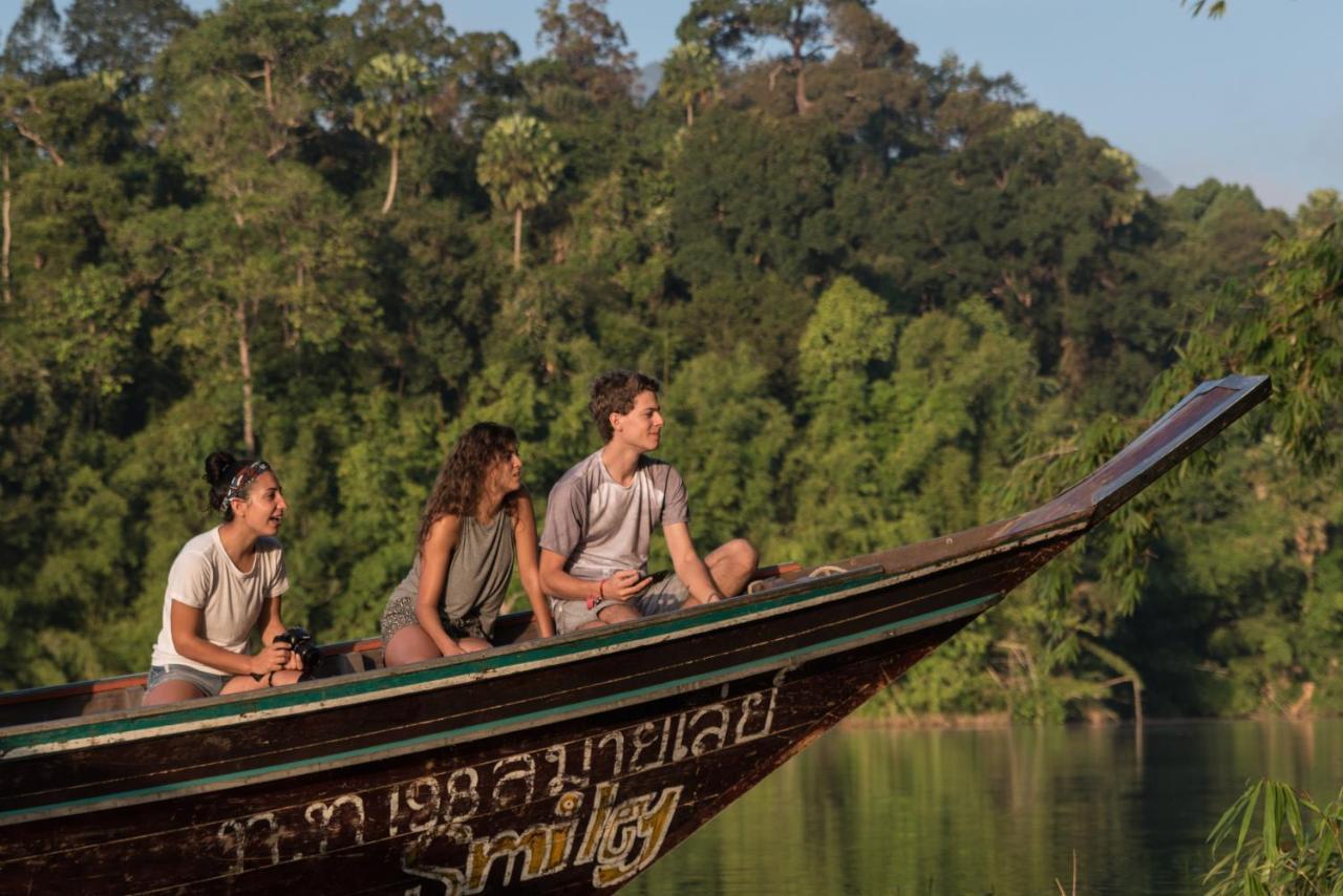 Sunshine Khao Sok Hostel Khao Sok National Park Bagian luar foto