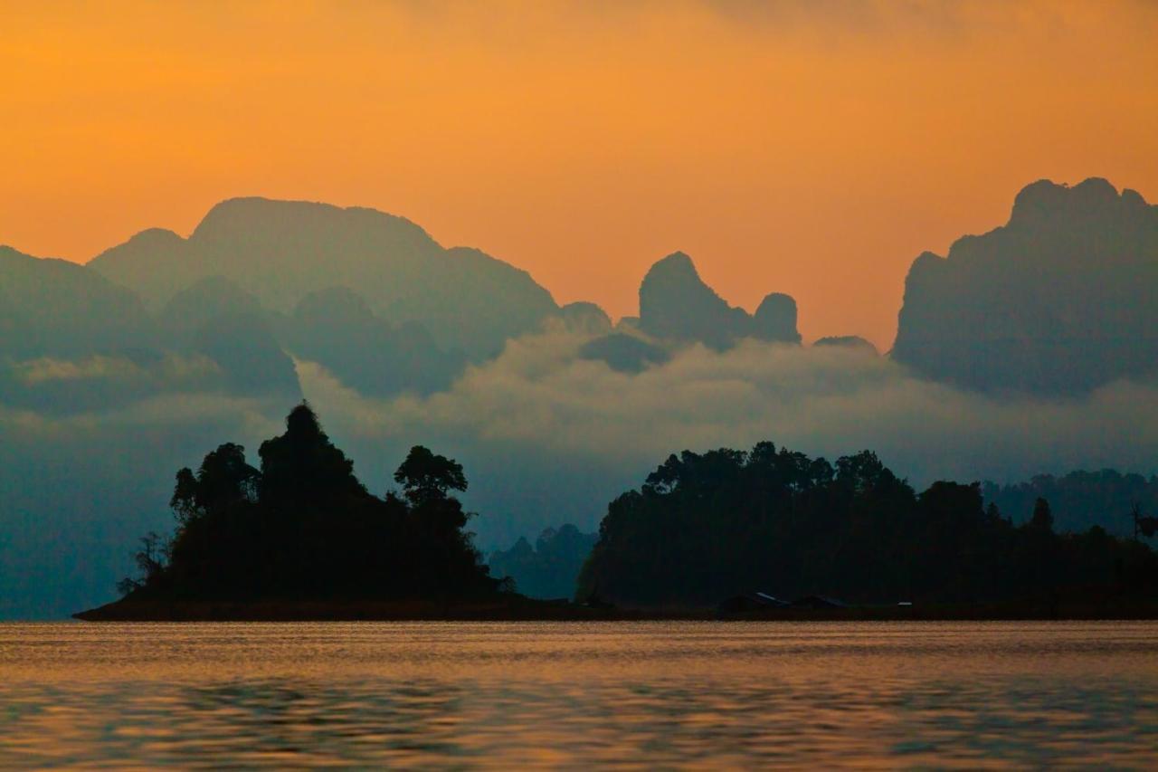 Sunshine Khao Sok Hostel Khao Sok National Park Bagian luar foto